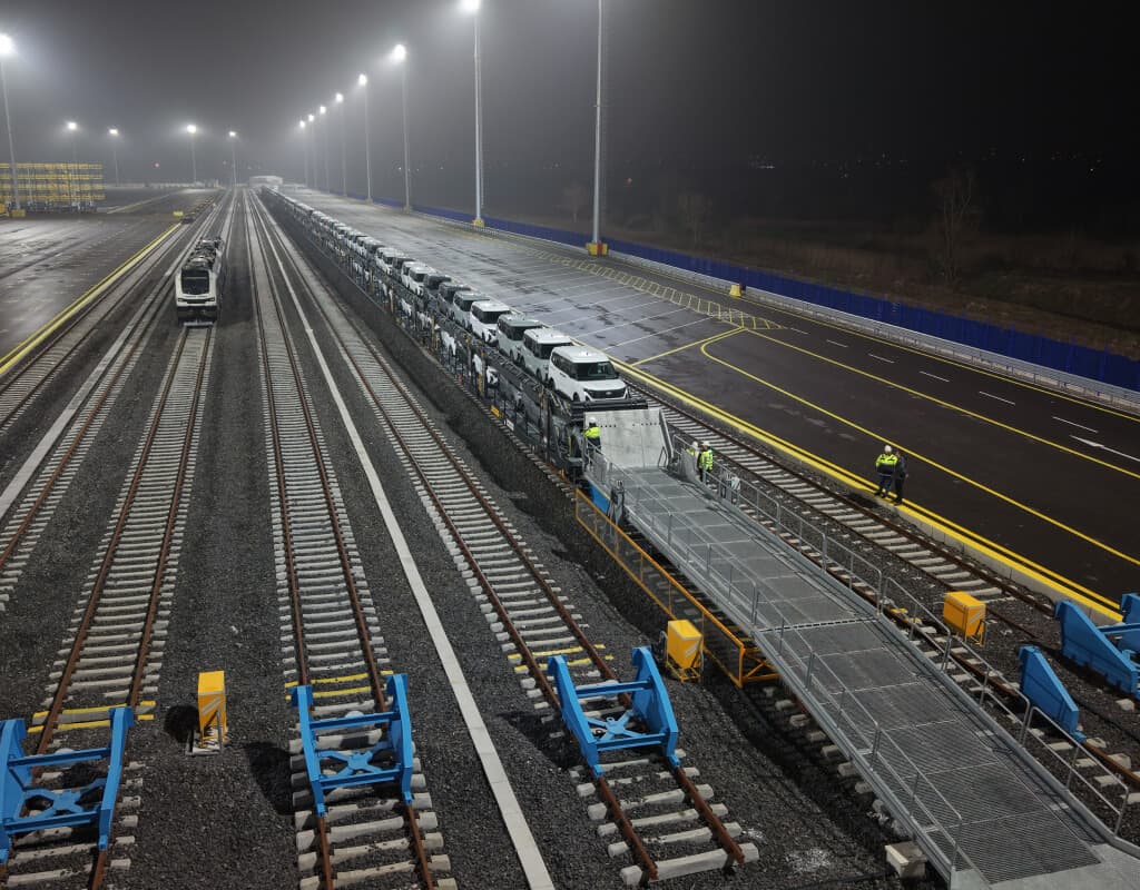 Demiryolu Entegrasyonlu Bitmiş Araç Elleçleme Operasyonları